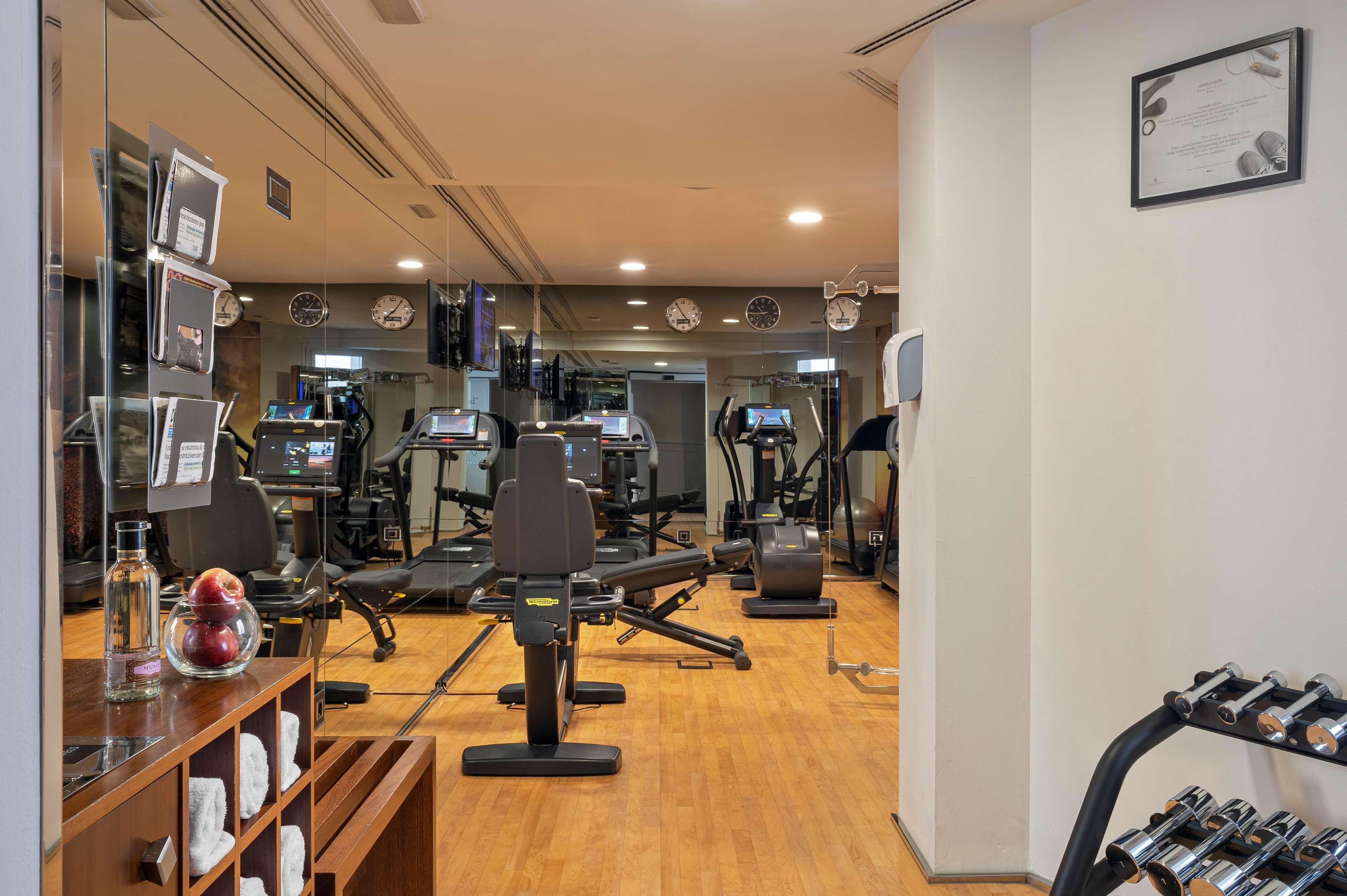 فندق كولون جران ميليا إشبيلية المظهر الخارجي الصورة The gym at the hotel